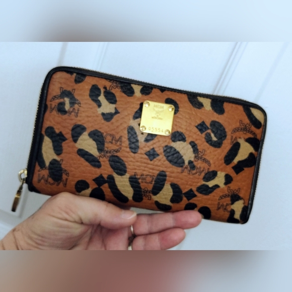 MCM Wallet Limited Edition - Picture 2 of 12